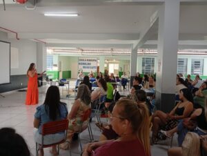 Read more about the article AMAI acompanha e dá suporte à realização da Formação Alfabetiza Santa Catarina em cinco municípios polo
