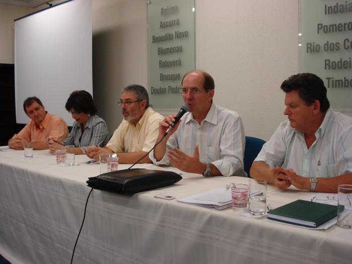 You are currently viewing FECAM cria grupo de trabalho para discutir Reforma Tributária
