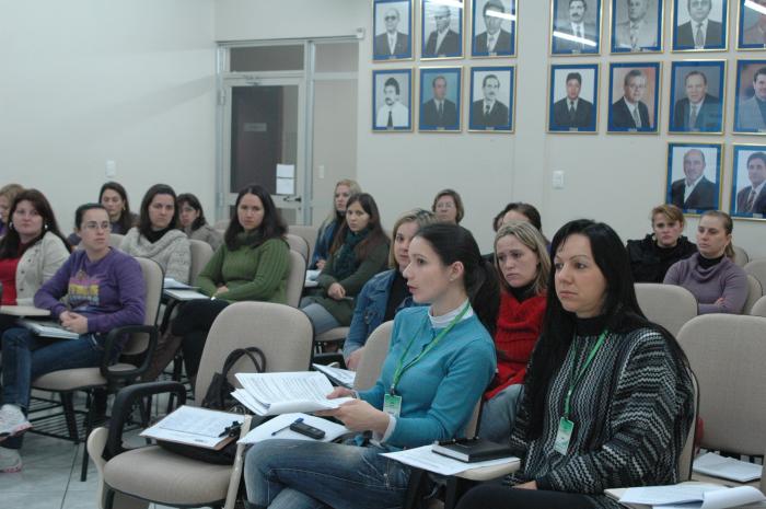 You are currently viewing Colegiado de Assistência Social reuniu-se na AMAI