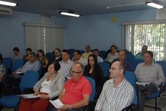 You are currently viewing AMAI participa de reunião do Movimento Econômico na AMAVI em Rio do Sul