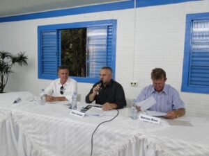 Read more about the article Planos de Resíduos Sólidos em discussão na Assembleia de Prefeitos da AMAI