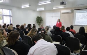 Read more about the article Colegiados de Assistência Social e Nutrição reuniram-se na AMAI