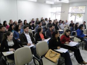 Read more about the article Servidores da região da AMAI participaram de Curso sobre Redação Oficial