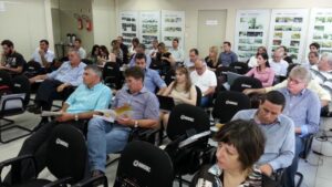 Read more about the article Executivos das Associações de Municípios debatem pauta de reivindicações