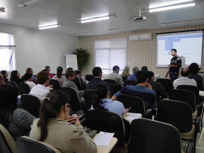 Read more about the article Retenção previdenciária e alterações no sistema da folha foram tema de treinamento na AMAI