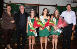 Read more about the article Eleitas a rainha e as princesas da Festa do Chimarrão de Ponte Serrada