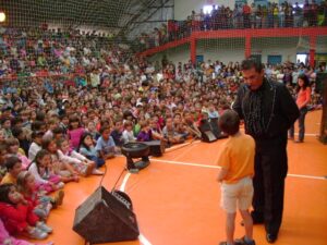 Read more about the article Show de mágica reúne centenas de estudantes em Abelardo Luz