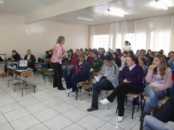 Read more about the article Seminário discute educação hospitalar e ensino fundamental em Ipuaçu