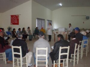 Read more about the article Ipuaçu: Nutricionista palestra para grupo de saúde mental
