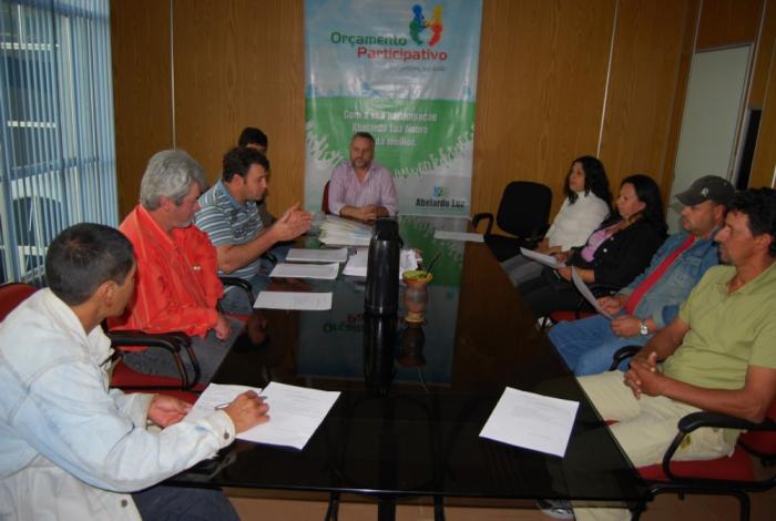 Read more about the article Governo Municipal vai repassar R$ 300 mil entre 52 comunidades