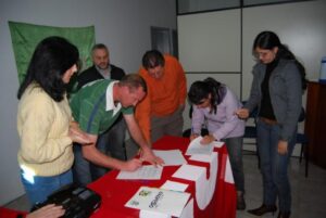 Read more about the article Município e Sindicato dos servidores firmam novo acordo de trabalho