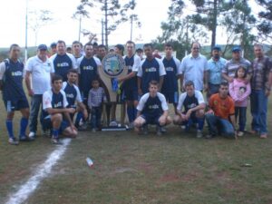 Read more about the article Cooperalfa é a campeã do campeonato de futebol em Ipuaçu