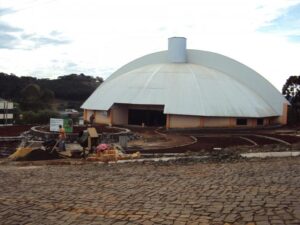 Read more about the article Centro Poliesportivo Municipal recebe obras de infraestrutura no município de Vargeão