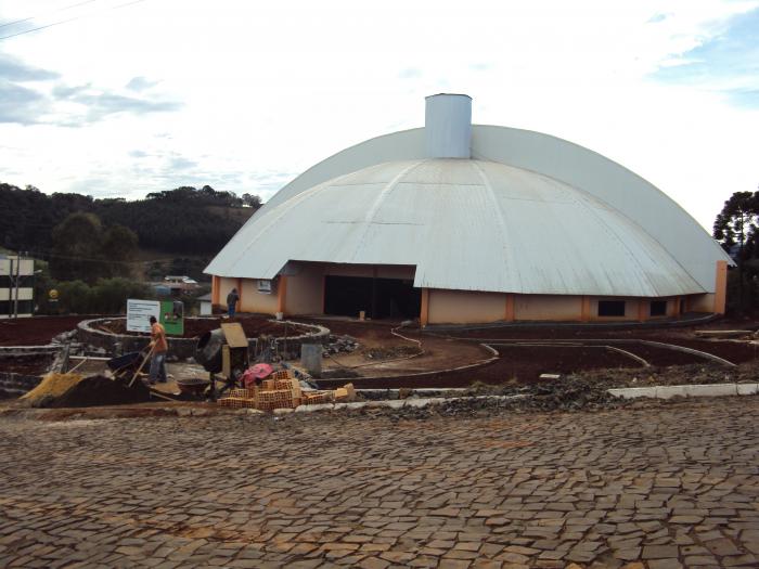 You are currently viewing Centro Poliesportivo Municipal recebe obras de infraestrutura no município de Vargeão