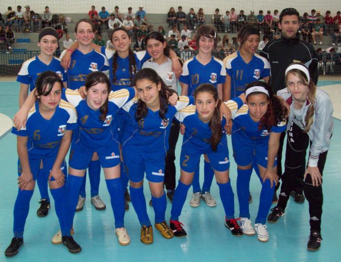 Read more about the article Equipe Feminina e Masculina de Futsal representam Vargeão na 10ª Olimpíada Estudantil Catarinense