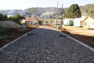 Read more about the article Mais ruas de Vargeão recebem pavimentação