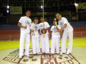 Read more about the article Xanxerenses recebem medalhas nos Jogos Escolares de Capoeira de Guarapuava