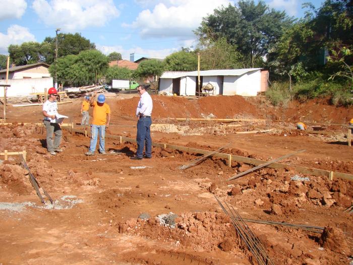 You are currently viewing Prefeito de Xanxerê vistoria obras da construção da creche no bairro Colatto