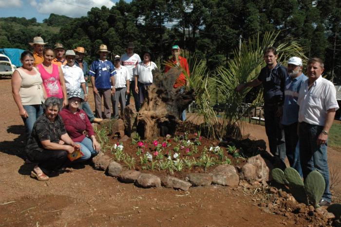 You are currently viewing Governo Municipal e SENAR realizam curso de Jardinagem em Vargeão