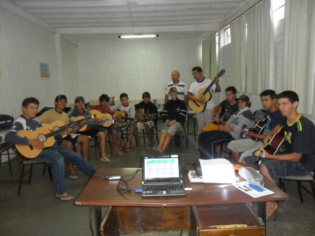 You are currently viewing Casa Familiar Rural de Xaxim amplia projeto de música com o apoio da Secretaria Municipal de Assistência Social e Habitação