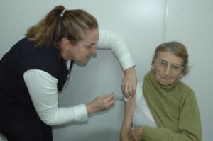 Read more about the article Equipe de Vacinação de Vargeão visitam comunidades para aplicação da Vacina contra a Influenza