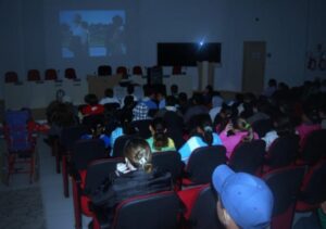Read more about the article Estudantes participam do Projeto ”A escola vai ao Cinema”