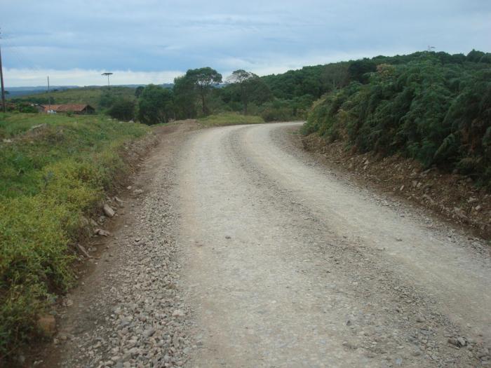 Read more about the article Prefeitura Municipal recupera estradas dos Assentamentos