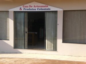 Read more about the article Casa do artesanato comercializa produtos alimentícios e artesanais e esta atendendo em novo endereço