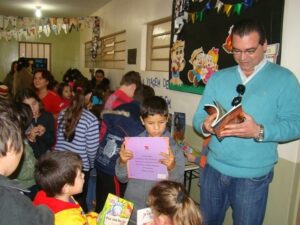 Read more about the article Escolas da rede municipal de ensino de Xanxerê recebem livros