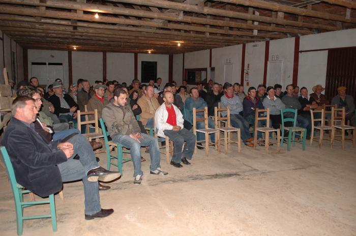 You are currently viewing Agricultores de Vargeão se reúnem para criação das Associações Comunitárias