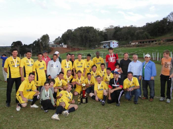 You are currently viewing Três Quedas é campeão municipal de Futebol de Veteranos 2011
