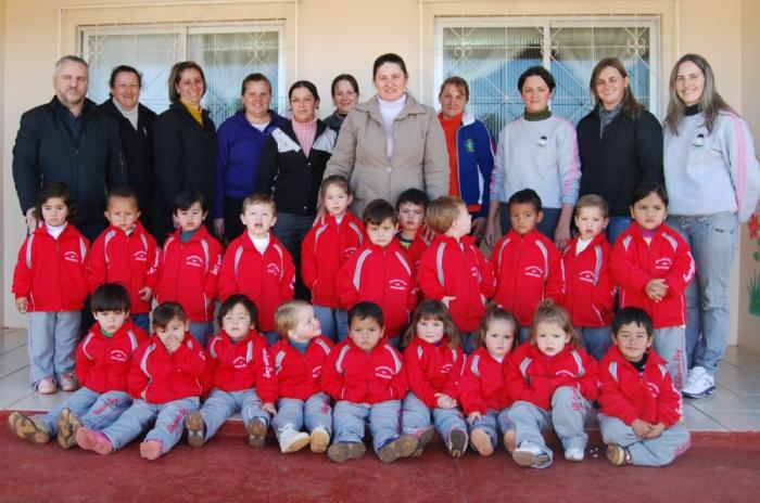 Read more about the article Abelardo Luz: Educação inicia entrega de uniformes aos alunos da rede municipal