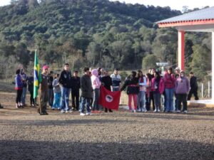 Read more about the article Passos Maia: Alunos da Escola Nossa Senhora Aparecida estudam a história dos Assentamentos