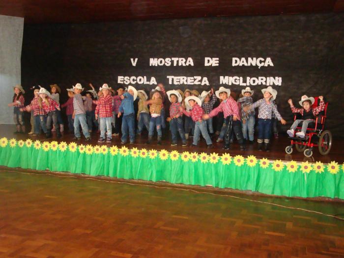 You are currently viewing V Mostra de Dança Tereza Migliorini em Faxinal dos Guedes