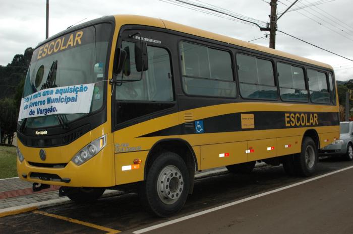 You are currently viewing Governo Municipal de Vargeão adquire novo ônibus para Secretaria de Educação