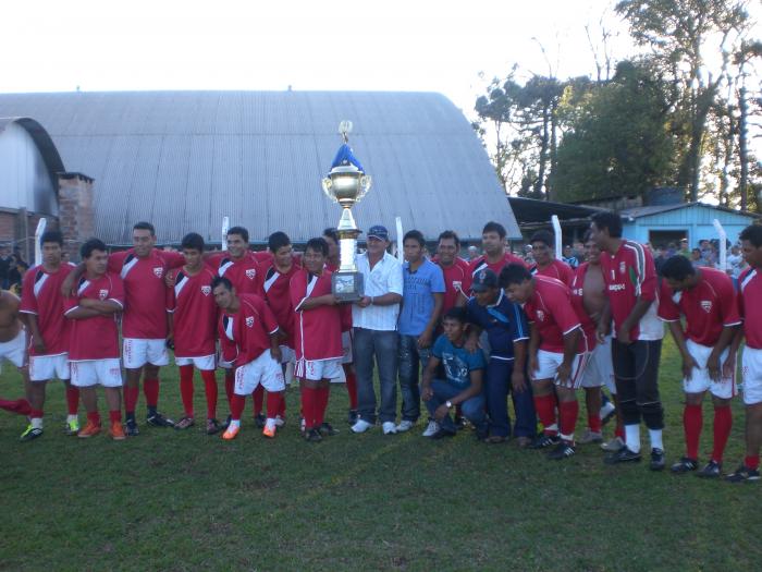 You are currently viewing Ipuaçu: 19 de abril é campeão de futebol de campo