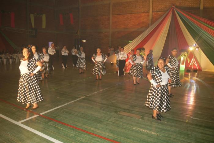 Read more about the article 5ª Amostra de Dança é sucesso de público em Passos Maia