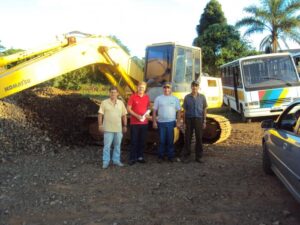 Read more about the article Prefeitura recebe escavadeira hidráulica
