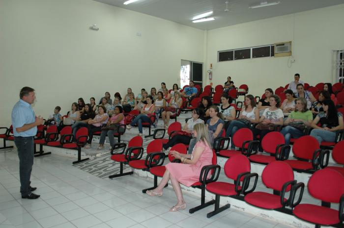 You are currently viewing Professores da rede municipal de ensino retomam atividades em Vargeão