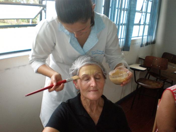 Read more about the article Palestra sobre envelhecimento precoce motiva mulheres em Ipuaçu