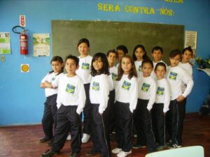 Read more about the article Passos Maia: CRAS entrega uniformes para as crianças do PETI