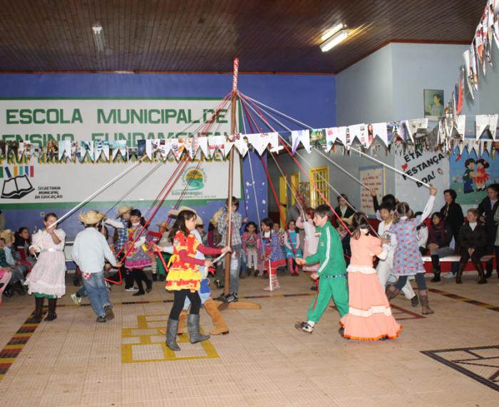 You are currently viewing São Domingos realiza festas juninas nas escolas municipais