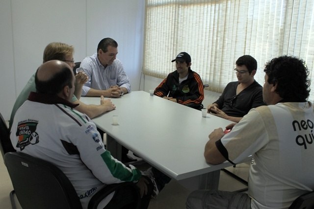 You are currently viewing Prefeito de Xanxerê recebe visita do atleta Ivonei Borges