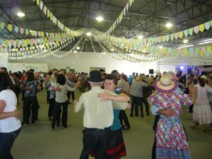 Read more about the article Xaxim: Festa Junina dos idosos e clubes de mães foi sucesso