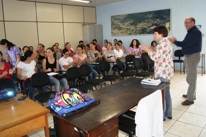 Read more about the article Passos Maia implanta Sistema de Ensino Aprende Brasil nas escolas municipais