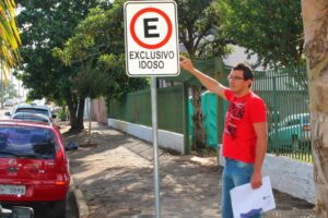 Read more about the article Xaxim: Prefeitura divulga nota oficial sobre utilização de vagas especiais para estacionamento