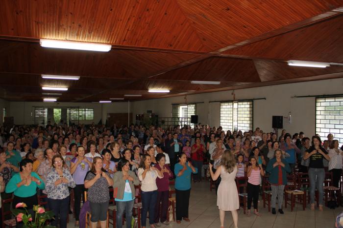 You are currently viewing São Domingos: Mais de 300 mulheres participam de confraternização em homenagem ao Dia Internacional da Mulher