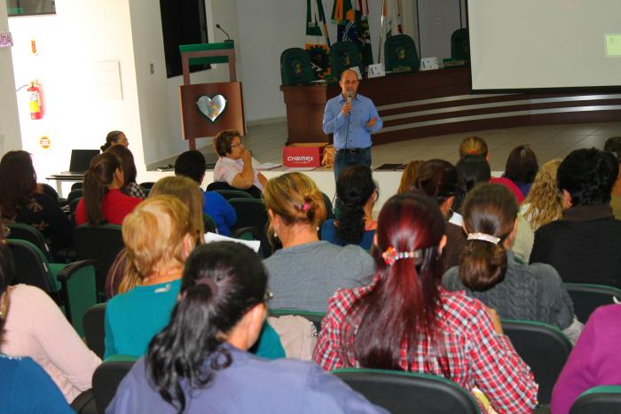 Read more about the article Xaxim: Departamento da Mulher oferece capacitação para Clubes de Mães