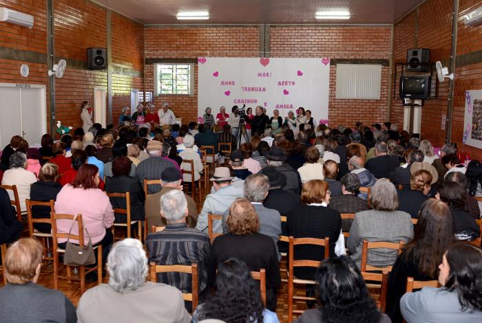 Read more about the article Faxinal dos Guedes: Secretaria de Assistência Social realiza atividades em comemoração ao Dia das Mães