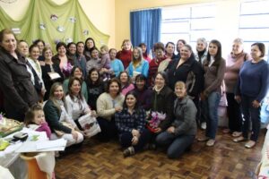 Read more about the article Confraternização encerra cursos de artesanato em Xanxerê